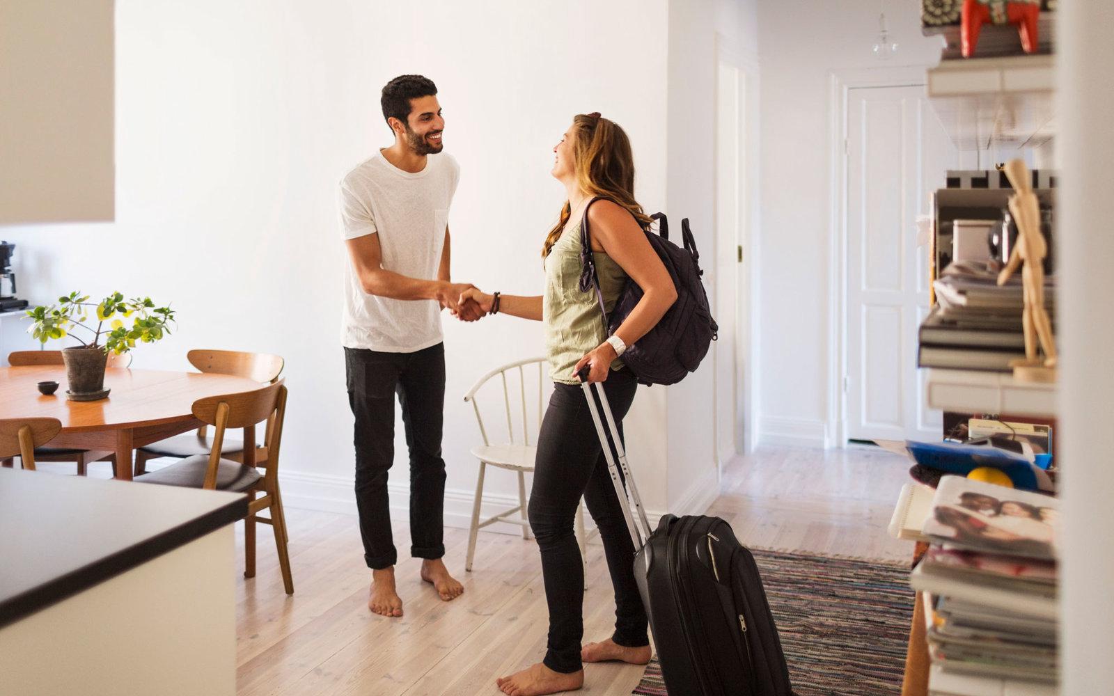 เปิดโปงพฤติกรรมสุดยี้! ปล่อยเช่ากับ Airbnb คุ้มที่จะลงทุนหรือไม่