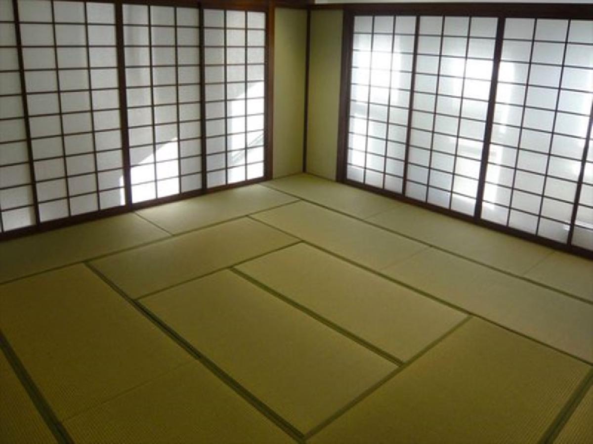 เคล็ดลับการตกแต่งห้องนอนคอนโดสไตล์ญี่ปุ่นด้วยการเลือกใช้สีเอิร์ธโทน ให้ดูอบอุ่น และเรียบง่าย