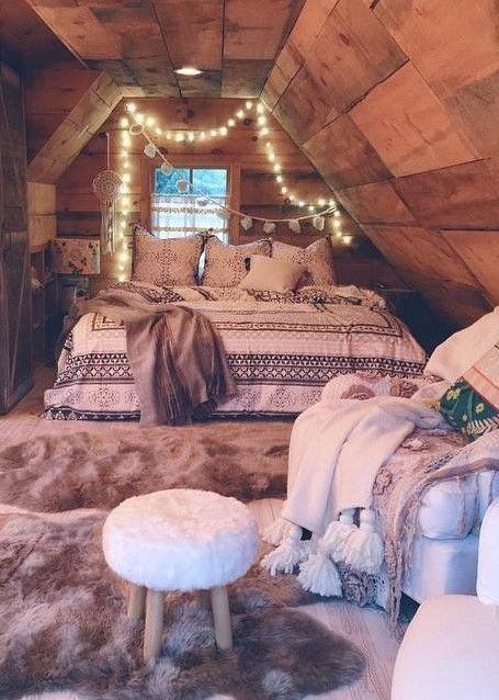 แบบห้องนอนเล็กๆ ที่ทำให้พื้นที่จำกัดเป็นโลกส่วนตัวสไตล์ cozy สวยๆ ได้ไม่ยาก พร้อมแต่งให้อบอุ่นอีกนิด เพื่อที่สุดของการพักผ่อน
