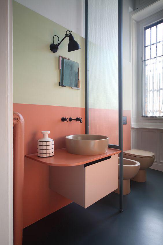 สีชมพูพาสเทล สามารถใช้สีร่วมกันสามสีได้ เพื่อให้ห้องดูไม่น่าเบื่อมากขึ้นนั่นเอง