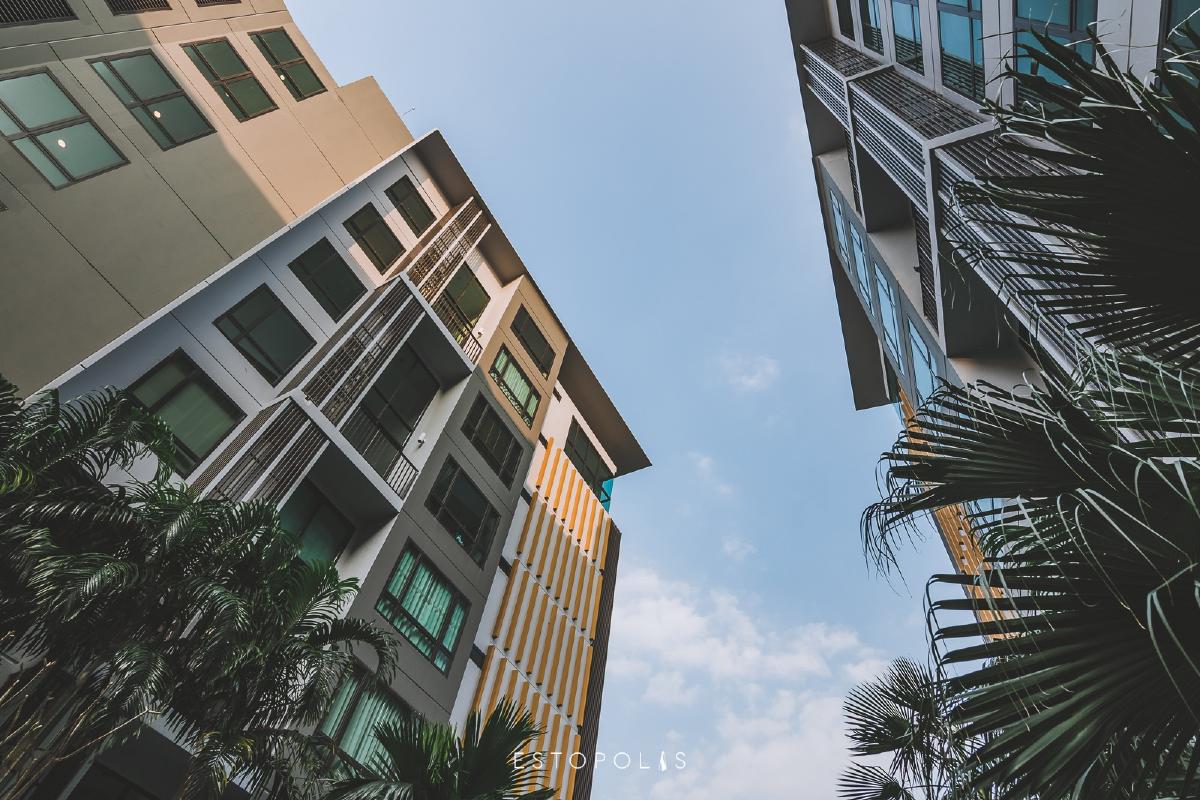 อาคารของ Metro Luxe Riverfront รัตนาธิเบศร์