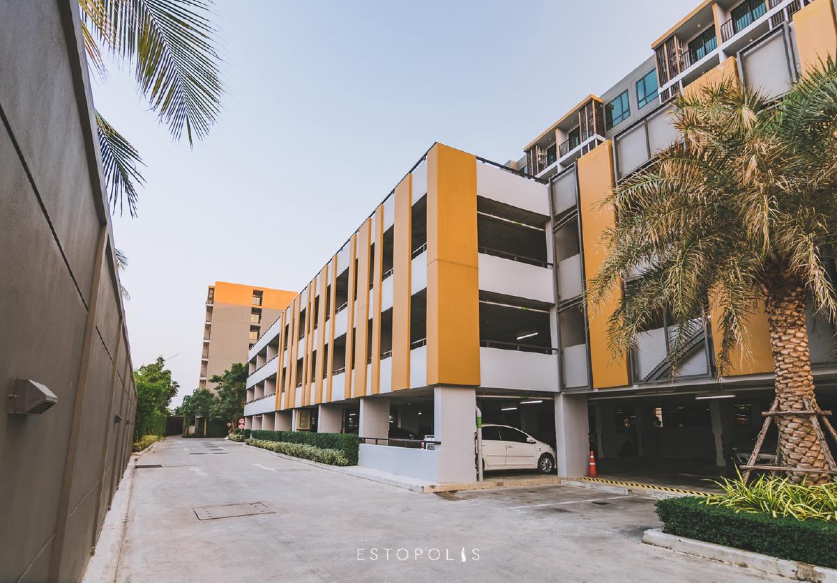 อาคารจอดรถของคอนโด Metro Luxe Riverfront รัตนาธิเบศร์