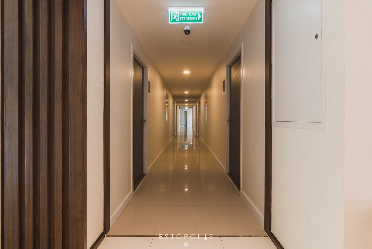 โถงทางเดินอาคาร Metro Luxe Riverfront รัตนาธิเบศร์