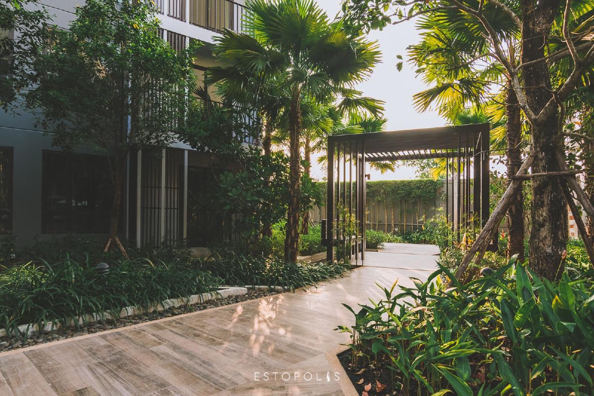 ทางเดินภายในโครงการ Metro Luxe Riverfront รัตนาธิเบศร์