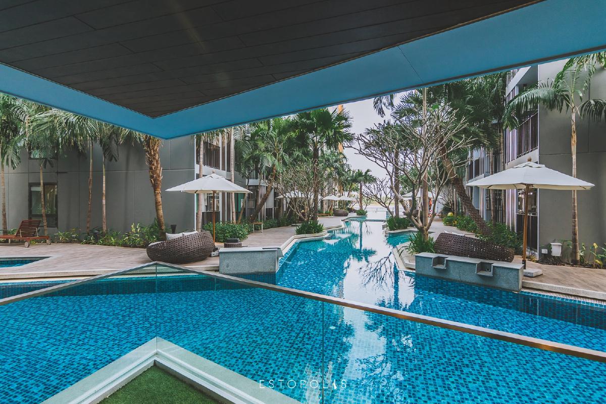 มุมจากล็อบบี้อาคาร C ของคอนโด Metro Luxe Riverfront รัตนาธิเบศร์