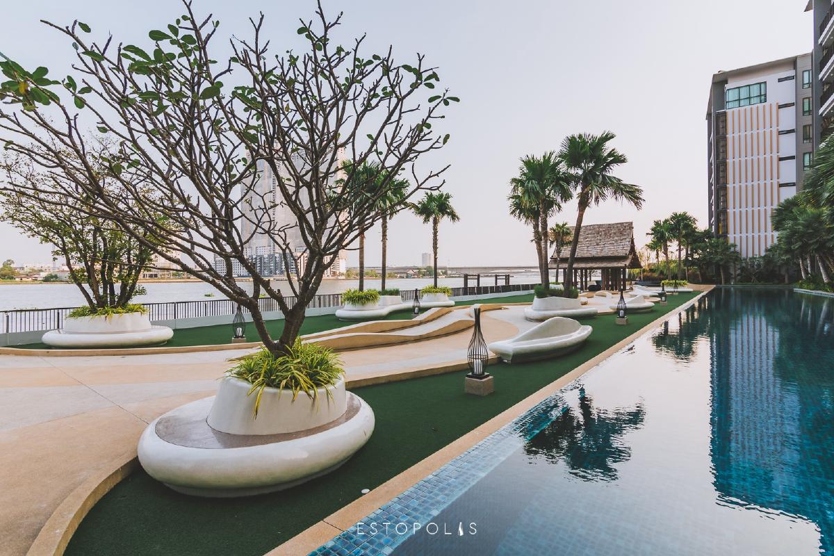 วิวสระและแม่น้ำเจ้าพระยาจาก Metro Luxe Riverfront รัตนาธิเบศร์