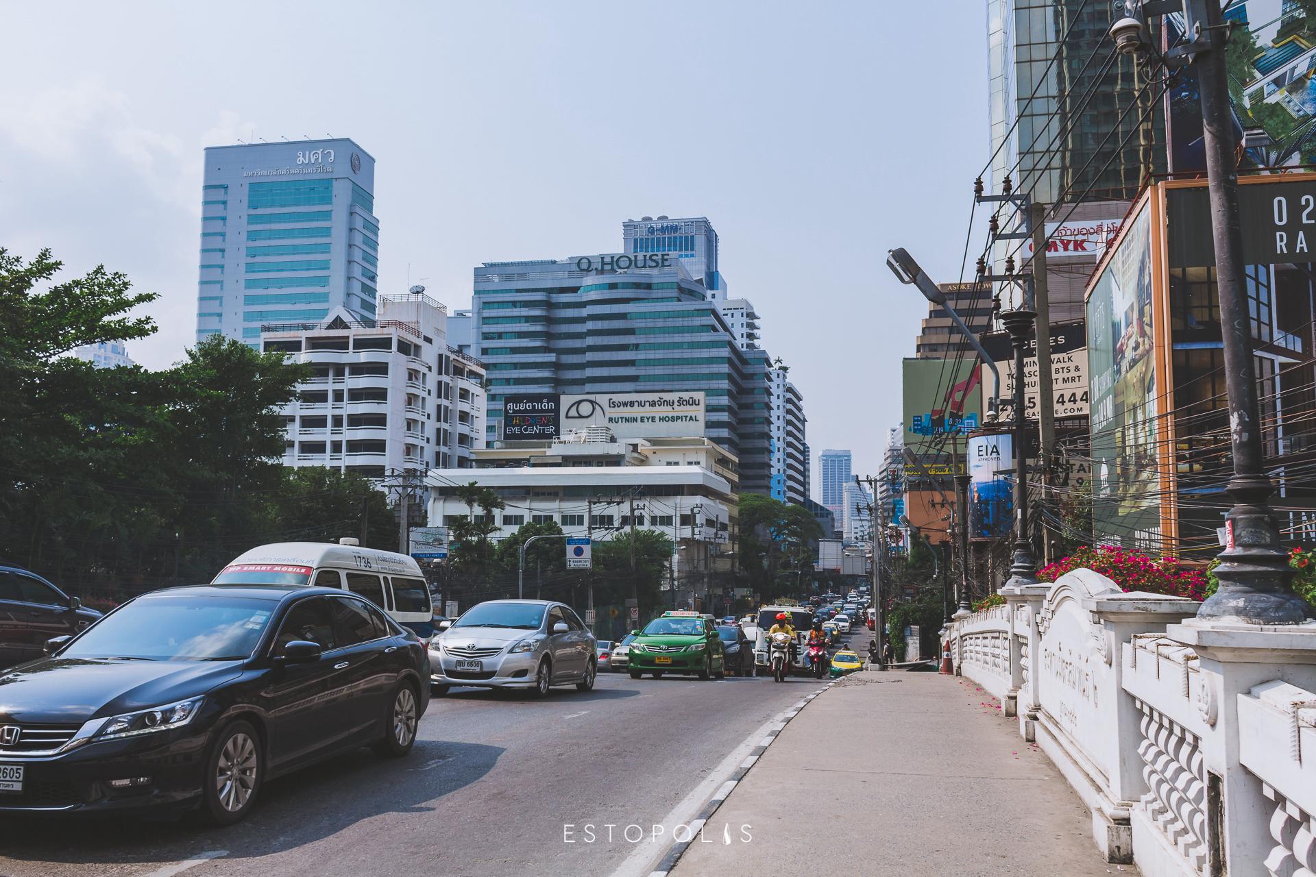 Ideo Mobi Asoke สะดวกในการเดินทางด้วยรถยนต์เพราะเชื่อมต่อถึงถนนหลักหลายสาย