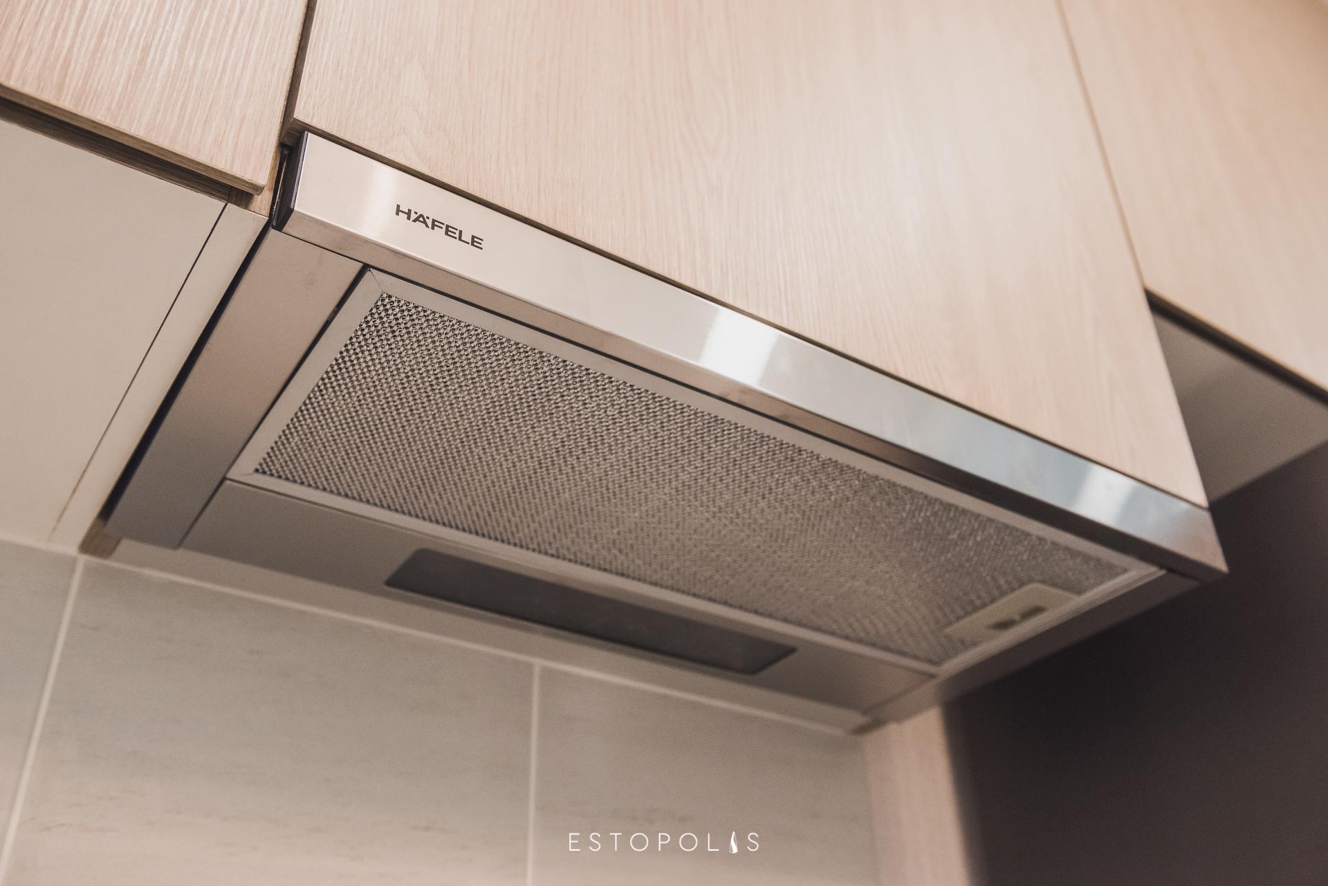 เดอ ลาพีส จรัญ 81 (De Lapis Charan 81)