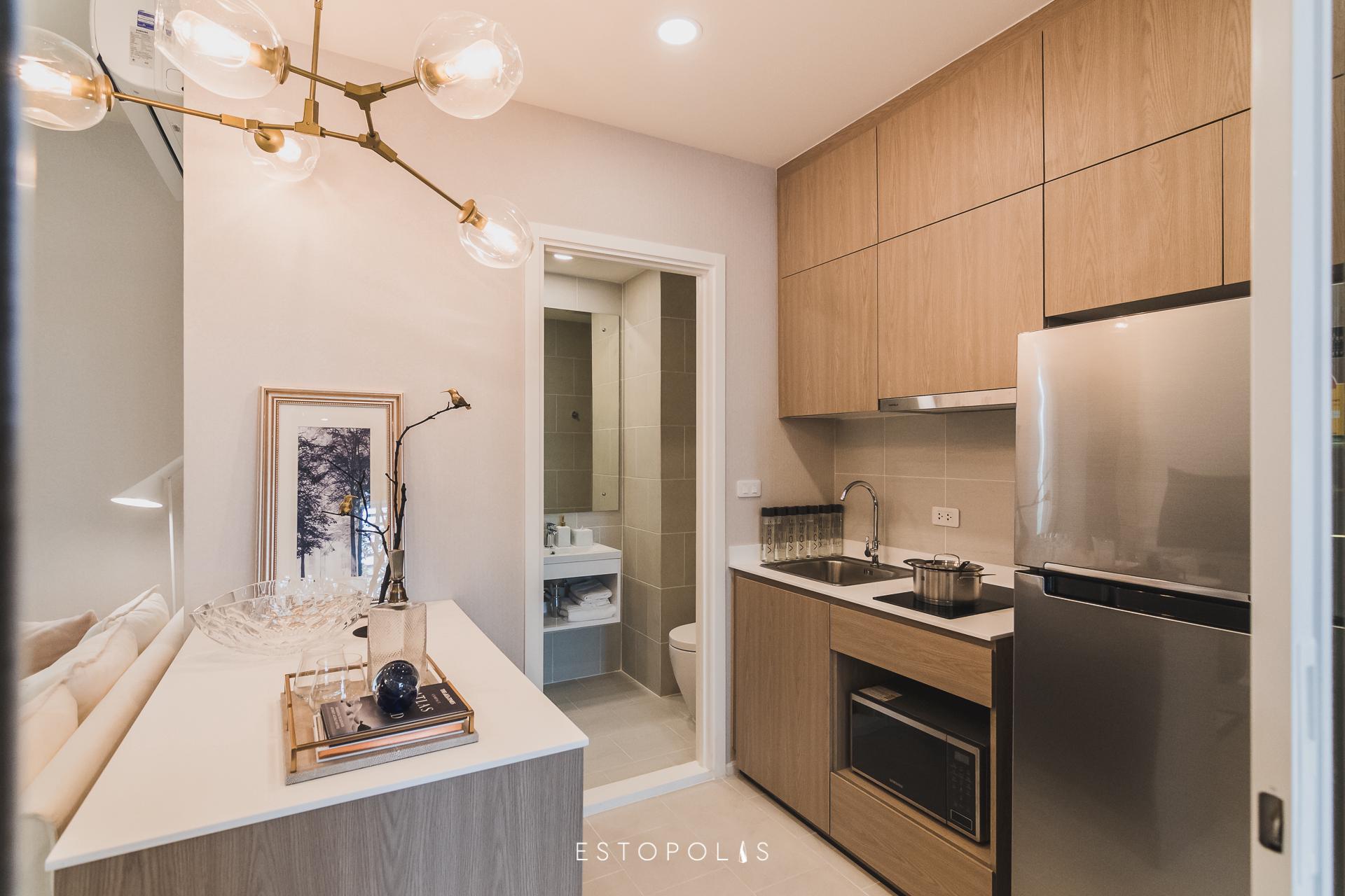 เดอ ลาพีส จรัญ 81 (De Lapis Charan 81)