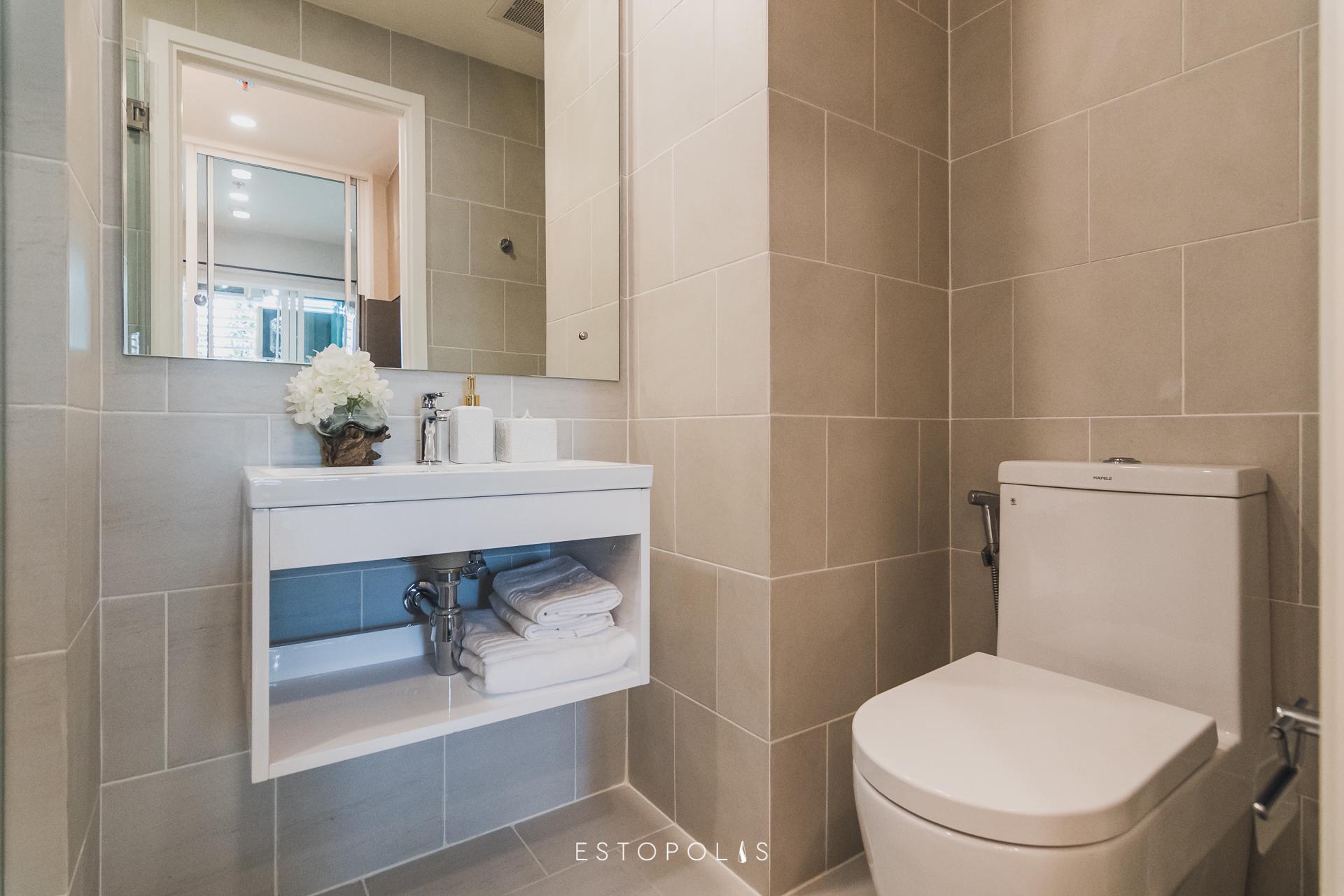 เดอ ลาพีส จรัญ 81 (De Lapis Charan 81)