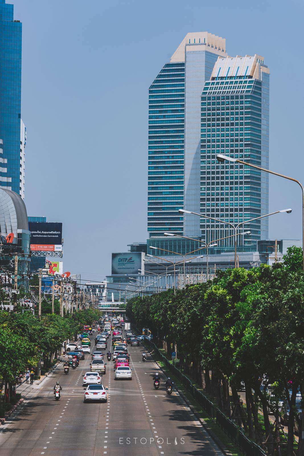 เดินทาง Noble Revolve Ratchada (โนเบิล รีโวล รัชดา)