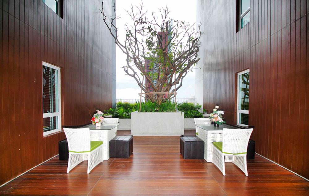 สวนหย่อมขนาดเล็กของคอนโดสุขุมวิท The Bloom Sukhumvit 71 (เดอะ บลูม สุขุมวิท 71)