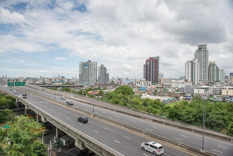 อยู่ The Base Park West สุขุมวิท 77 ใกล้ทางด่วนและเส้นทางถนนใหญ่อีกหลายสาย
