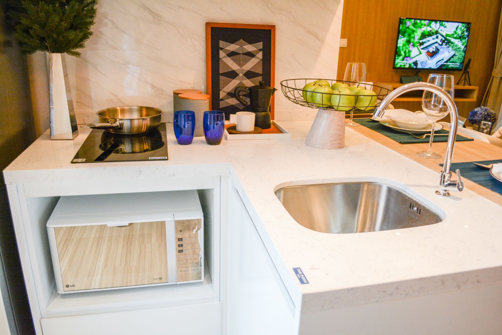 Estopolis-review-condo-The Posh-Twelve