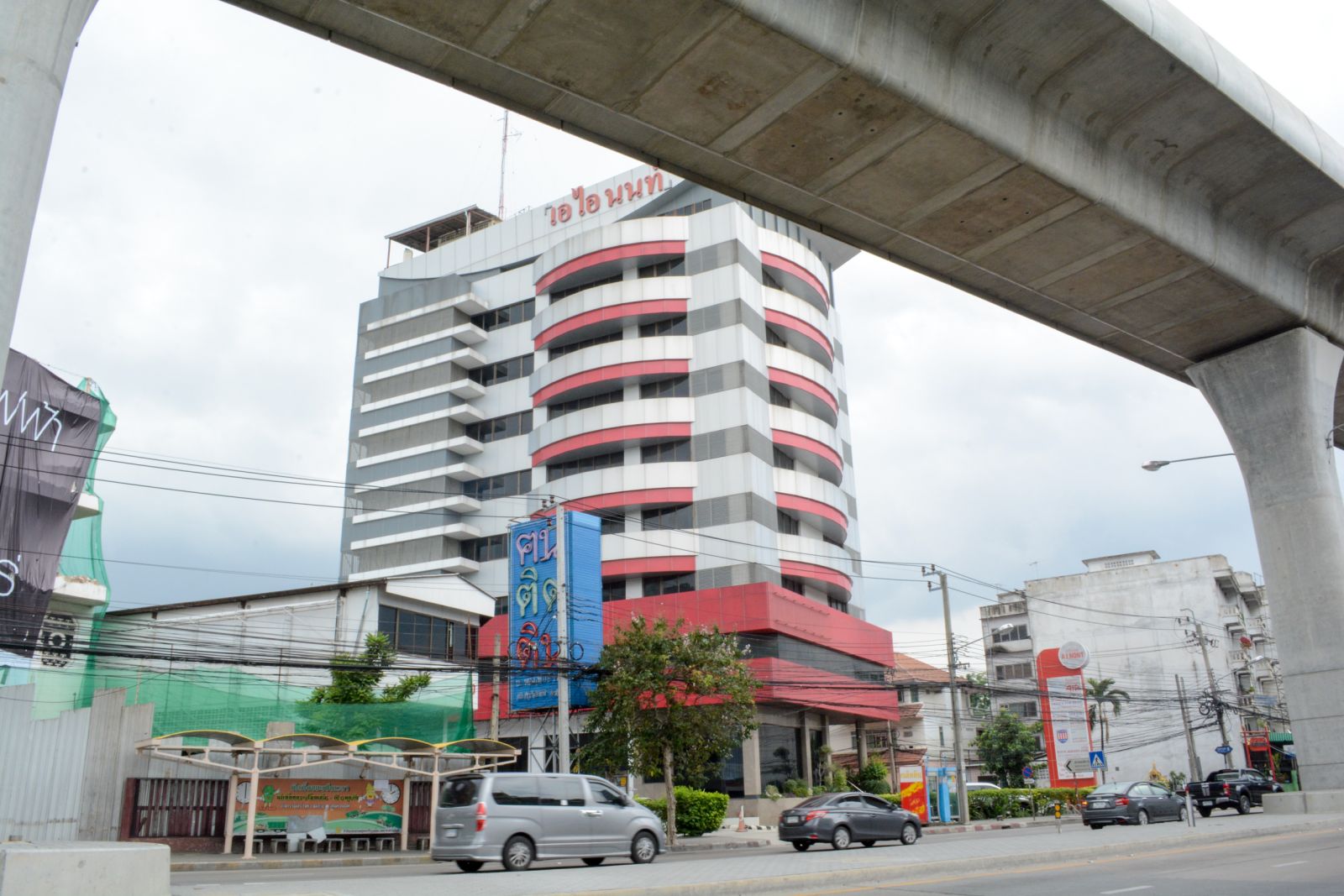 Estopolis-review-condo-The Posh-Twelve