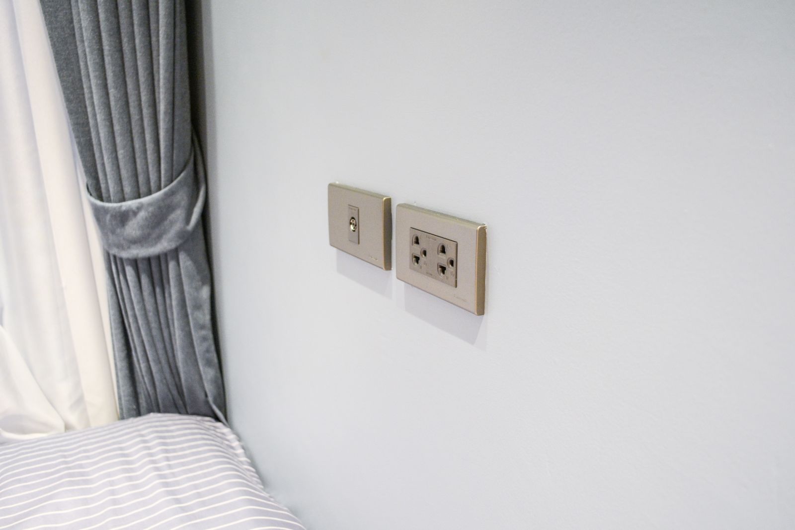 Estopolis-review-condo-The Posh-Twelve