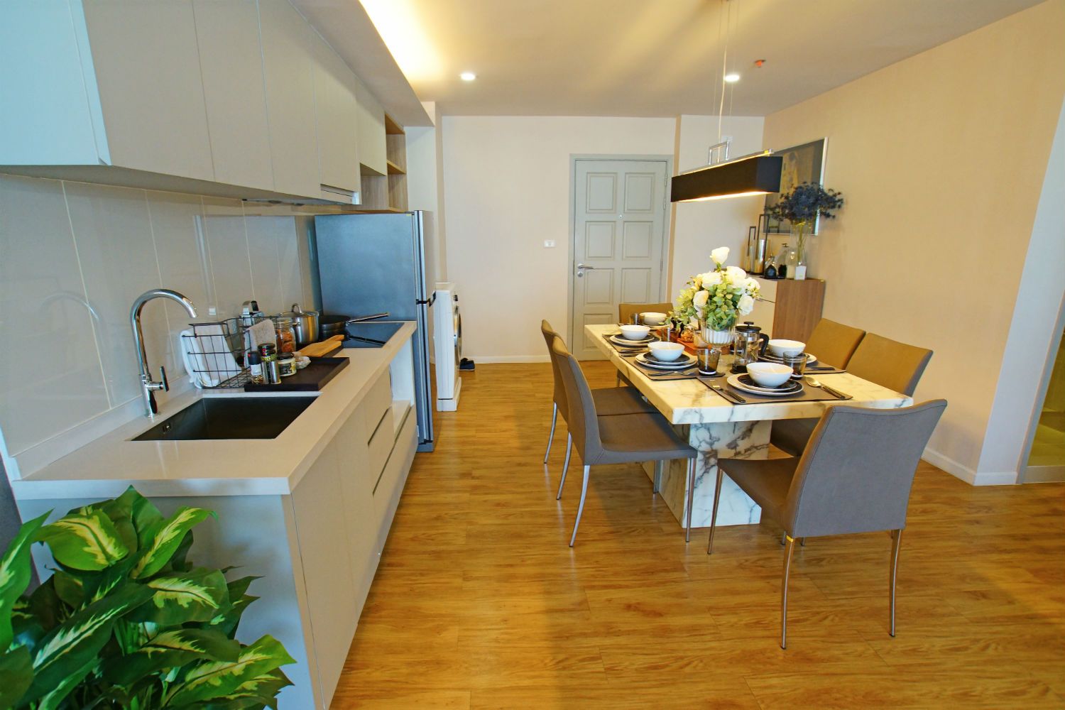 Estopolis-review-condo-siamese-นางลิ้นจี่