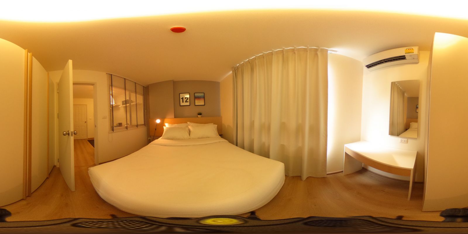 ภาพจากกล้อง 360 องศาของห้องนอนค่ะ  ต้องปิดม่านหน่อยค่ะ จะได้เก็บรายละเอียดได้ชัด ๆ